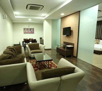 Brilliant & Convention Center Hotel 5*